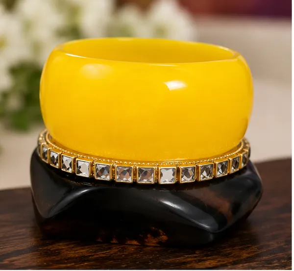Yellow_Embellished_Bangle_For_Women