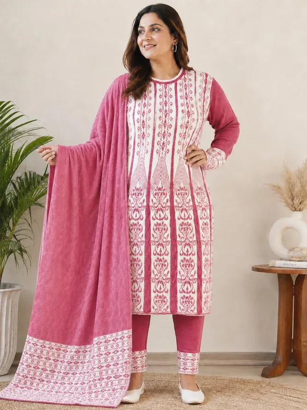 Pink_Kurti_3-Piece_Set_For_Women