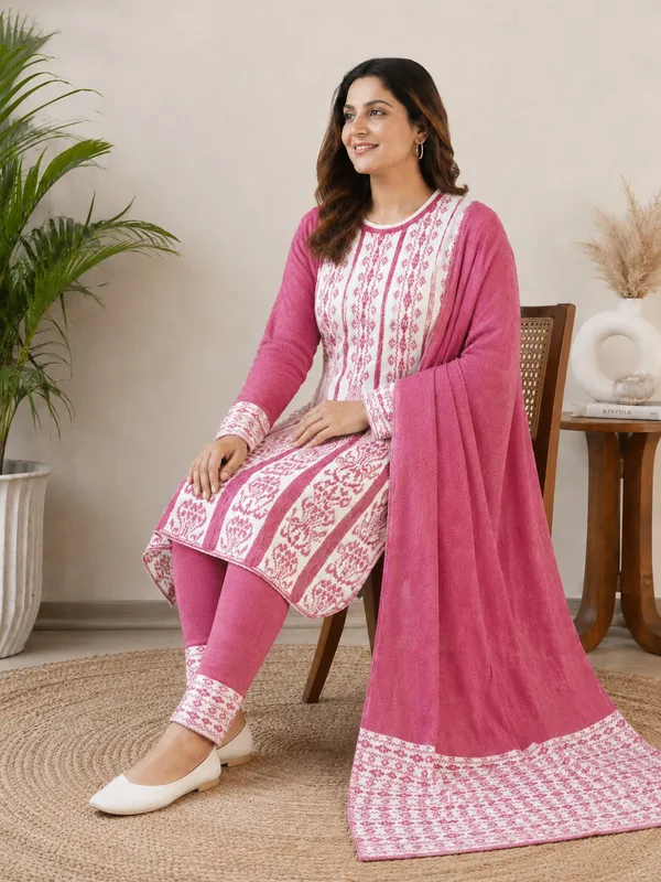 Pink_Kurti_3-Piece_Set_For_Women