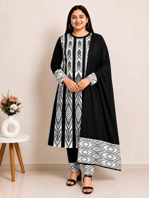 Black_Kurti_3-Piece_Set_For_Women