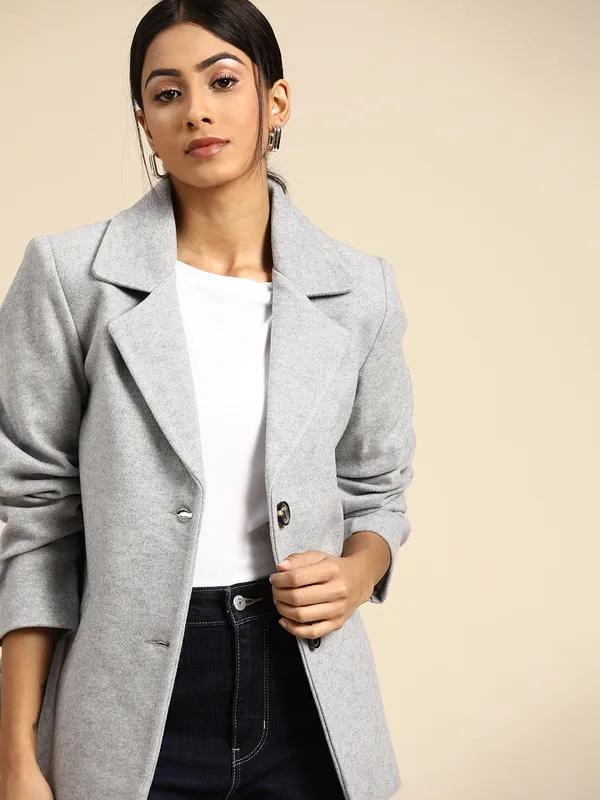 Women_Short_Trendy_Blazers