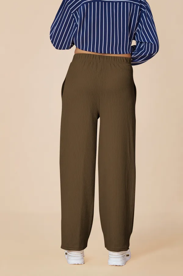 Brown_Solid_Lycra_Trousers_For_Women