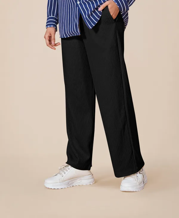 Black_Solid_Lycra_Trousers_For_Women
