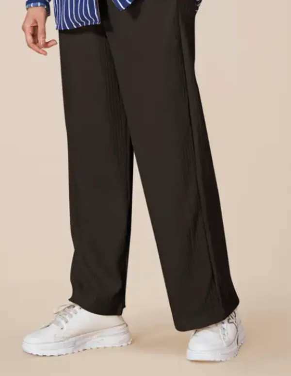 Black_Relaxed_Fit_Trousers_for_Women