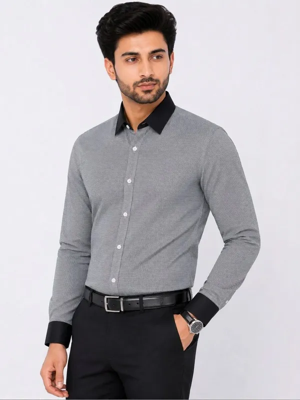 Grey_Checkered_Slim_Fit_Shirt_for_Men