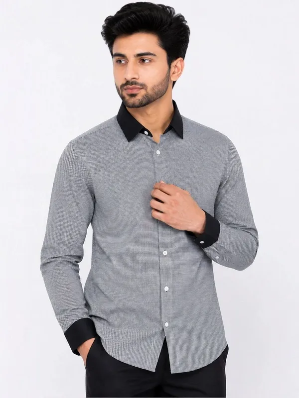 Grey_Checkered_Slim_Fit_Shirt_for_Men