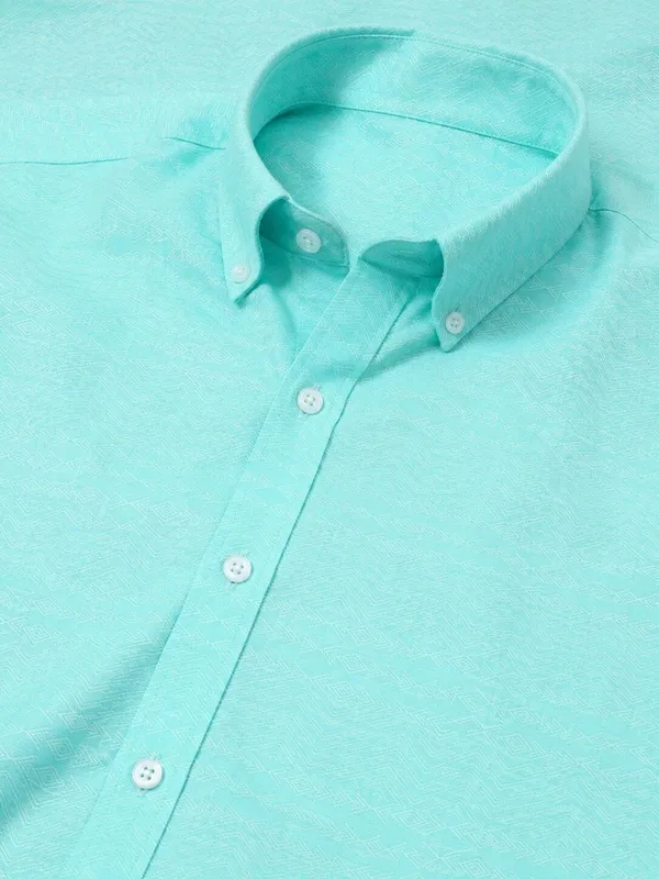 Mint_Textured_Regular_Fit_Shirt_for_Men