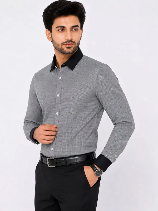 Grey_Checkered_Slim_Fit_Shirt_for_Men