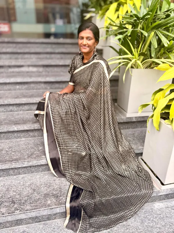 Black_Soft_Viscose_Sarees