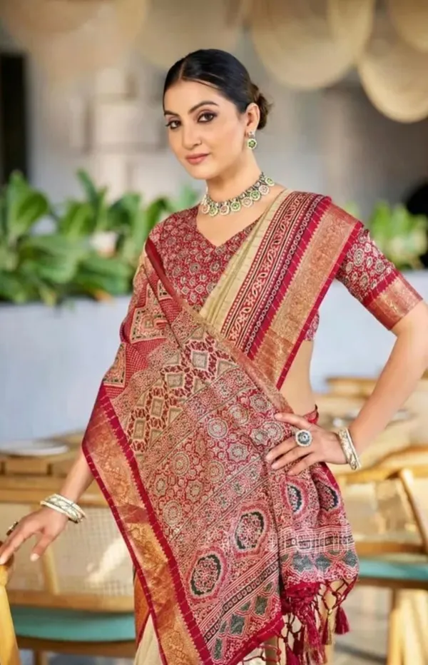 Beige_Red_Jute_Dola
