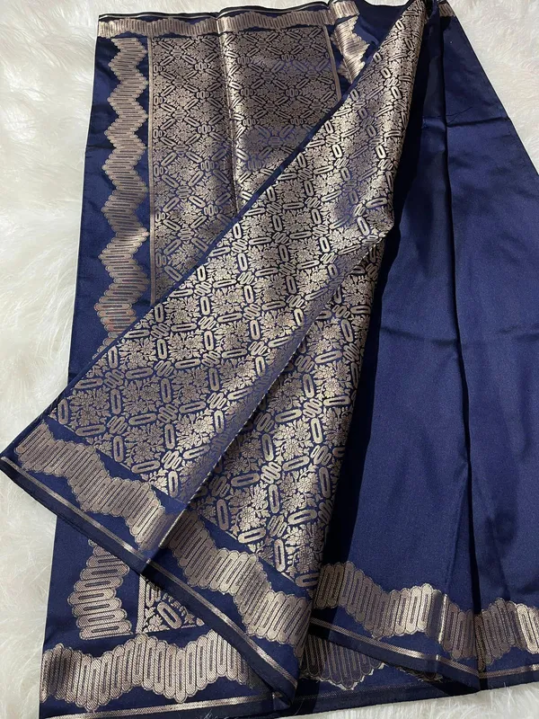 Navy_Soft_Silk_Woven_Saree_With_Blouse_Piece_For_Women