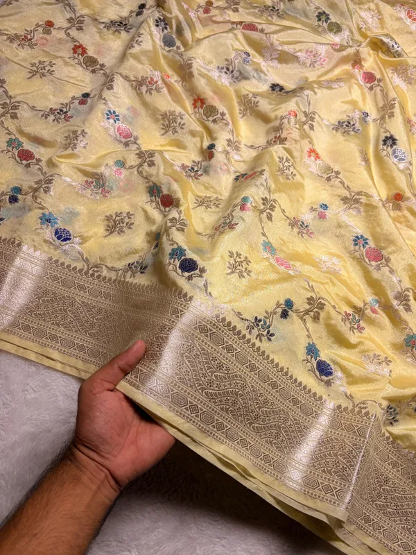 Yellow_Silk_Floral_Motif_Saree_for_Women