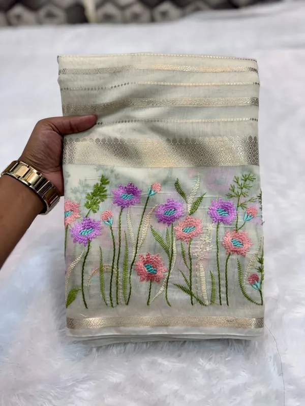 Cream_Seli_Katan_Silk_Floral_Embroidered_Saree_For_Women