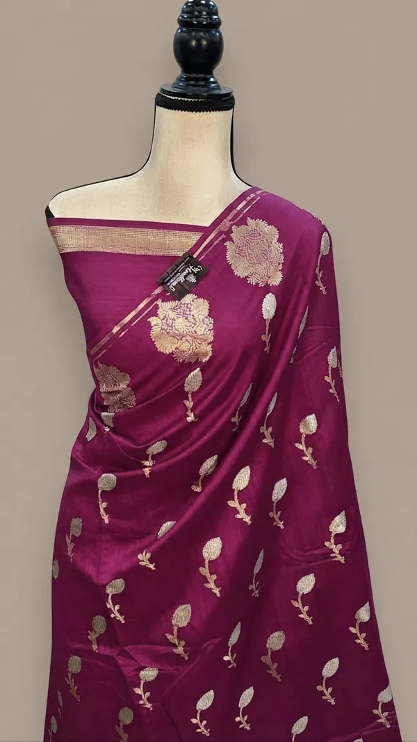 Magenta_Woven_Zari_Saree_For_Women