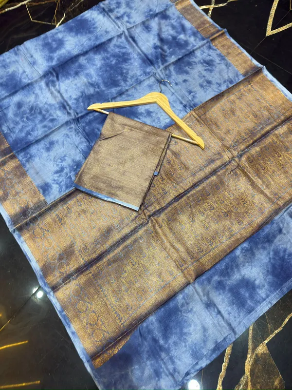 Blue_Silk_Traditional_Saree_For_Women