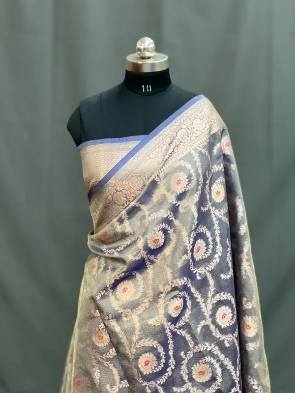 Grey_Soft_Silk_Floral_Woven_Saree_For_Women