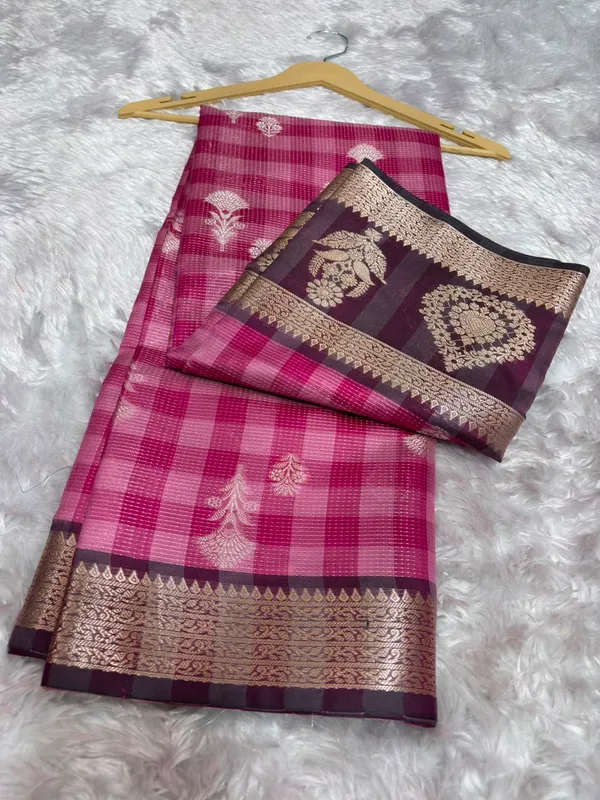 Magenta_Seli_Katan_Silk_Checked_Woven_Saree_For_Women
