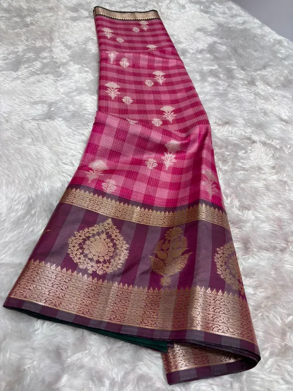 Magenta_Seli_Katan_Silk_Checked_Woven_Saree_For_Women