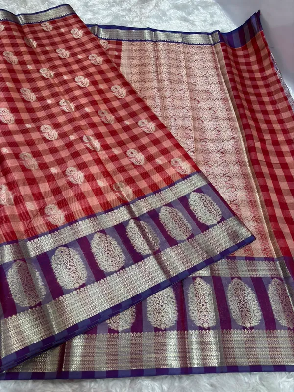 Red_Purple_Woven_Checked_Saree_For_Women