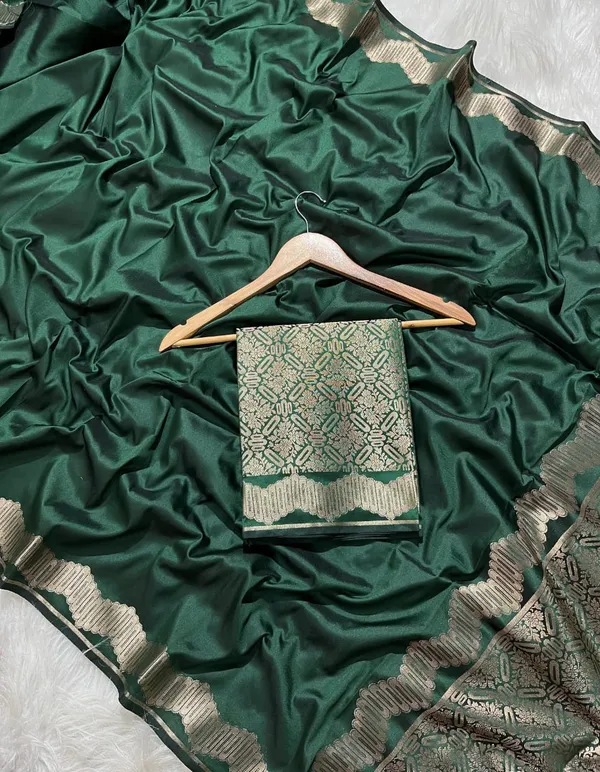 Green_Woven_Metallic_Border_Saree_For_Women