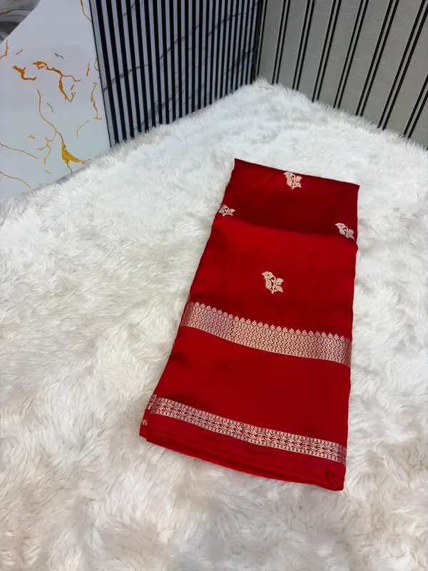 Red_Seli_Katan_Silk_Woven_Floral_Ethnic_Saree_For_Women