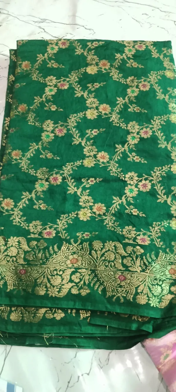 Green_Floral_Zari_Border_Saree_for_Women