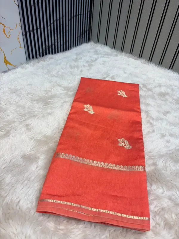 Coral_Seli_Katan_Silk_Woven_Zari_Ethnic_Saree_For_Women