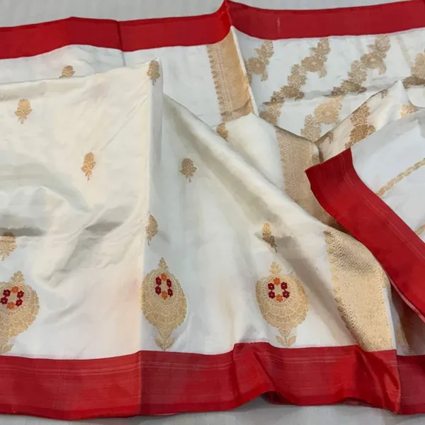White_Soft_Silk_Paisley_Motif_Saree_For_Women