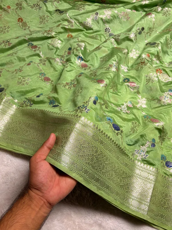 Green_Tamanna_Silk_Floral_Motif_Saree_For_Women