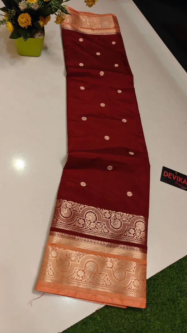 Maroon_Soft_Silk_Floral_Woven_Ethnic_Saree_For_Women