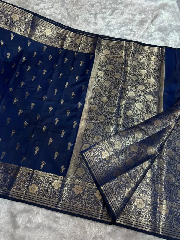 Navy_Blue_Woven_Ethnic_Saree_for_Women