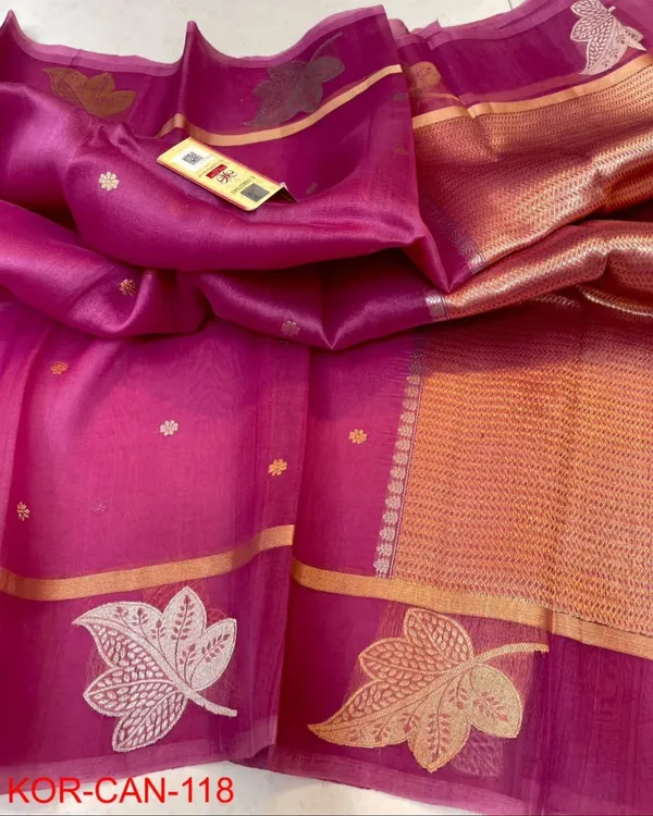 Magenta_Seli_Katan_Silk_Woven_Floral_Saree_For_Women
