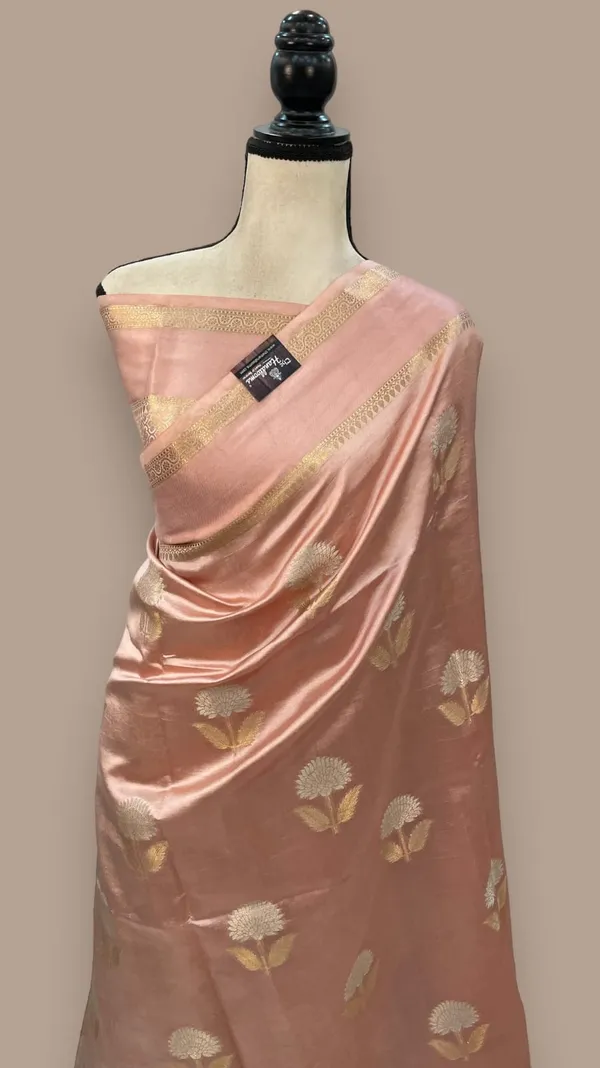 Peach_Soft_Silk_Floral_Woven_Saree_For_Women