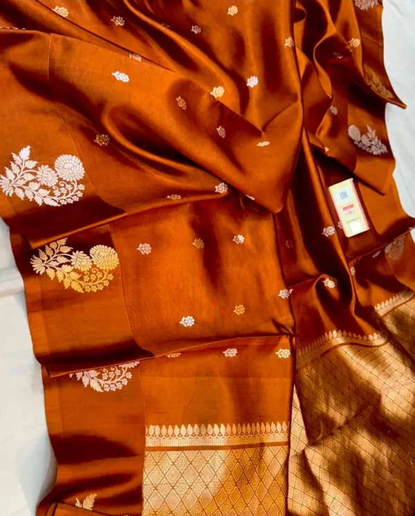 Orange_Silk_Zari_Saree_for_Women