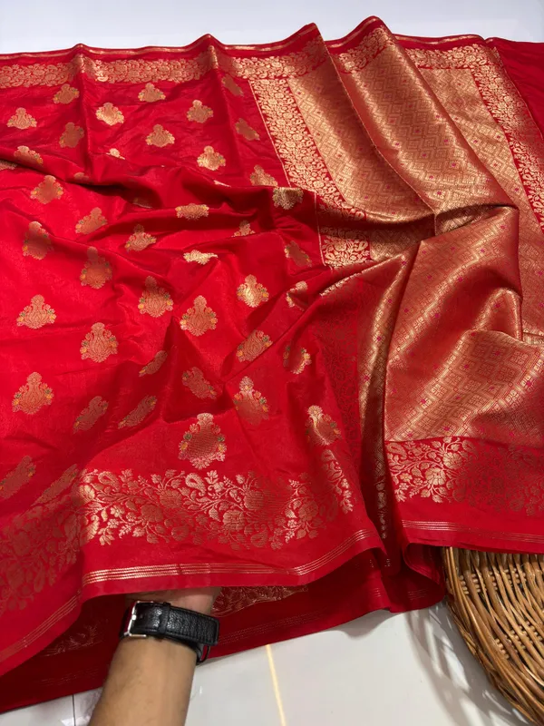 Red_Silk_Woven_Saree_for_Women