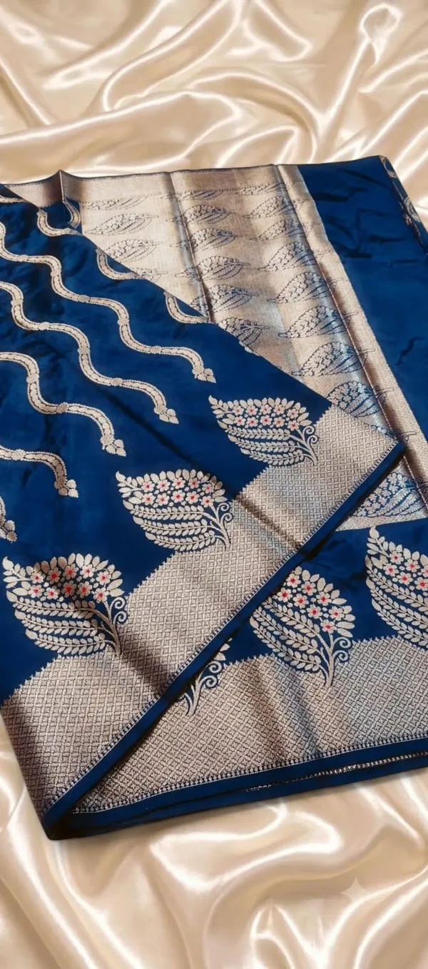Blue_Woven_Floral_Border_Saree_for_Women