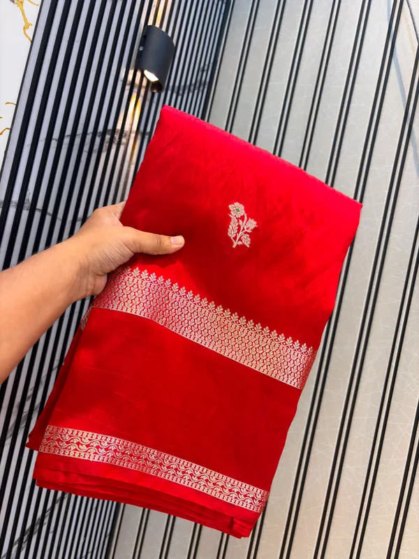 Red_Seli_Katan_Silk_Woven_Floral_Ethnic_Saree_For_Women