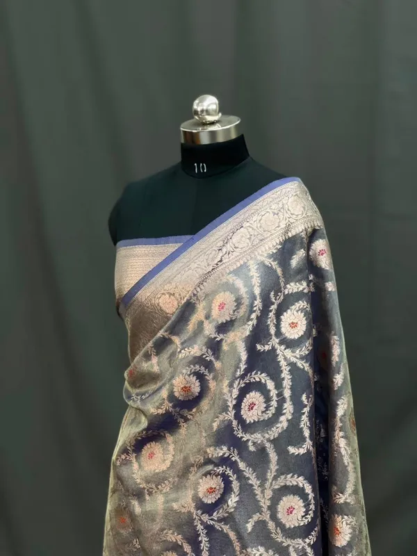 Grey_Soft_Silk_Floral_Woven_Saree_For_Women