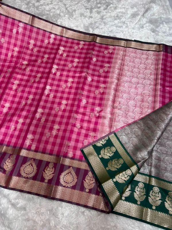 Magenta_Seli_Katan_Silk_Checked_Woven_Saree_For_Women