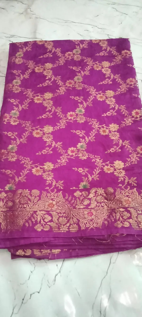 Magenta_Floral_Printed_Saree_for_Women