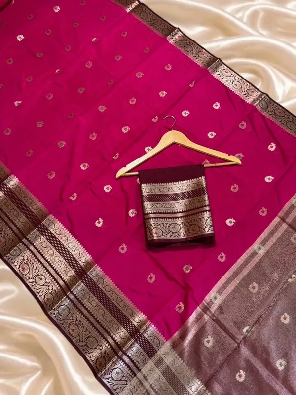 Magenta_Seli_Katan_Silk_Woven_Banarasi_Zari_Saree_For_Women