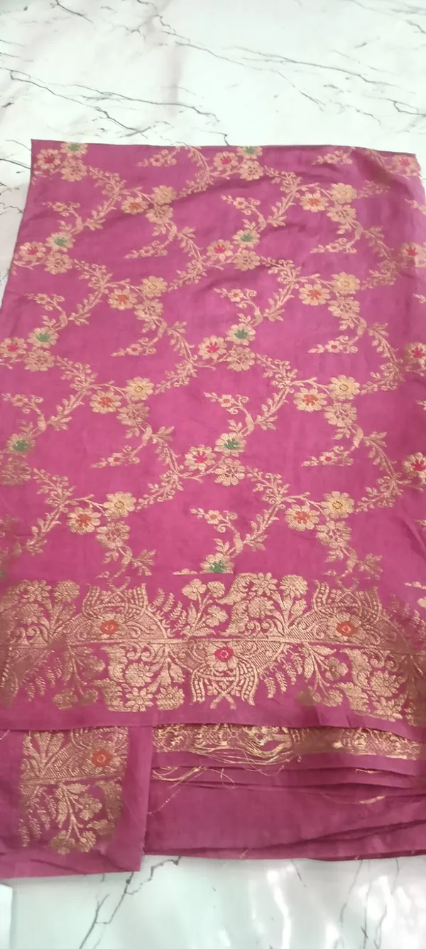 Magenta_Seli_Katan_Silk_Floral_Woven_Saree_For_Women