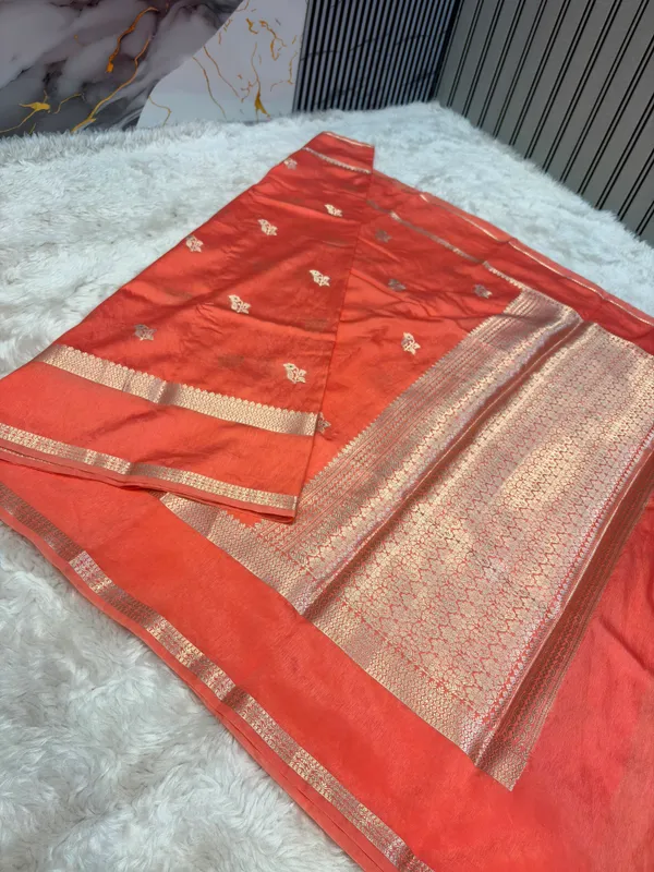 Coral_Seli_Katan_Silk_Woven_Zari_Ethnic_Saree_For_Women