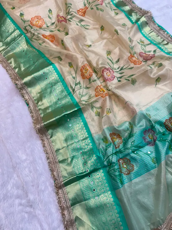 Cream_Organza_Floral_Embroidered_Saree_for_Women