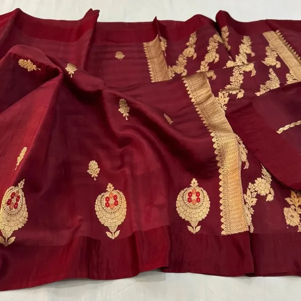 Maroon_Soft_Silk_Floral_Woven_Saree_For_Women