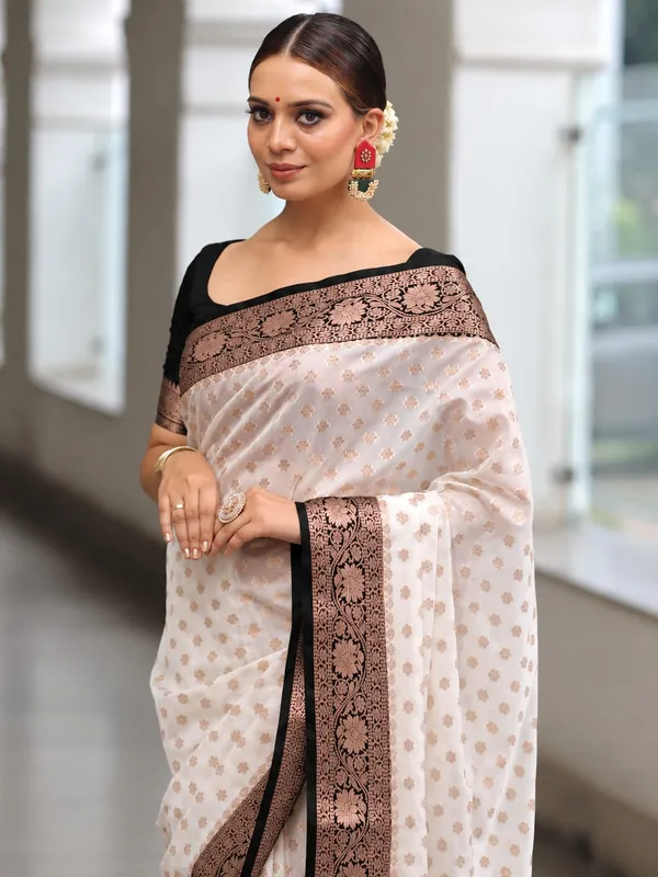 White_Floral_Border_Saree_For_Women