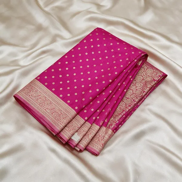 Magenta_Tamanna_Silk_Dotted_Printed_Saree_For_Women
