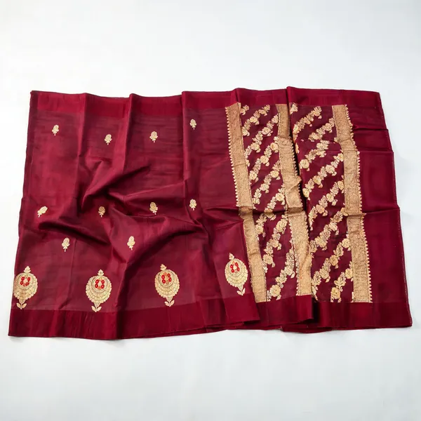 Maroon_Soft_Silk_Floral_Woven_Saree_For_Women
