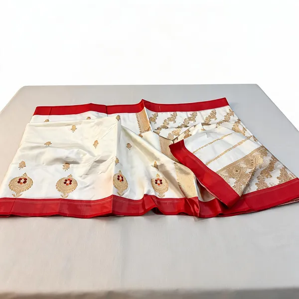 White_Soft_Silk_Paisley_Motif_Saree_For_Women