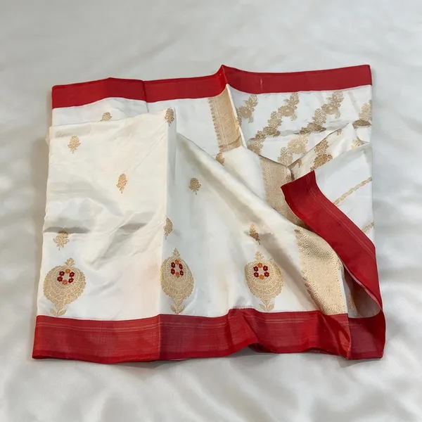 White_Soft_Silk_Paisley_Motif_Saree_For_Women